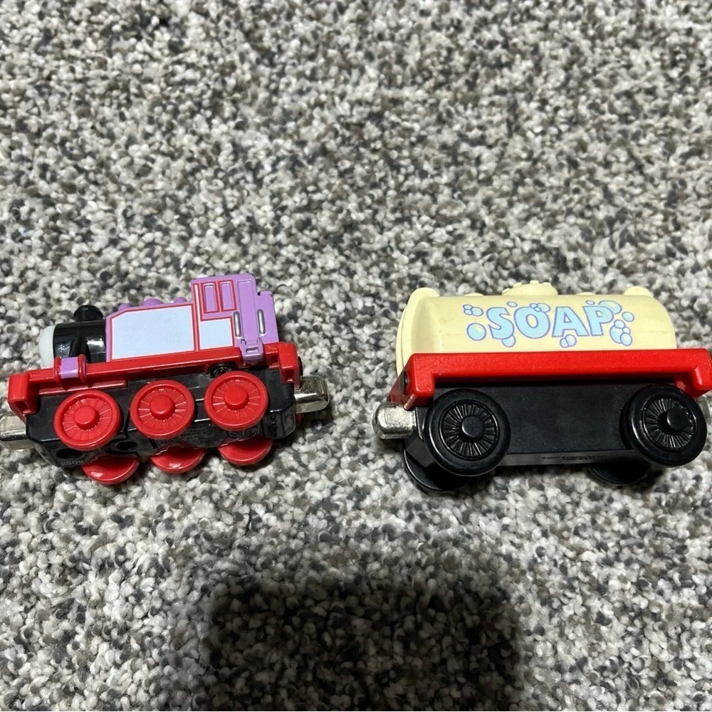 Thomas & Friends Take N Play Die Cast Train Magnetic Lot Engine Rosie, Thomas